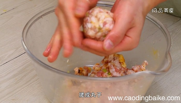 蟹粉狮子头怎么做 蟹粉狮子头的做法是什么