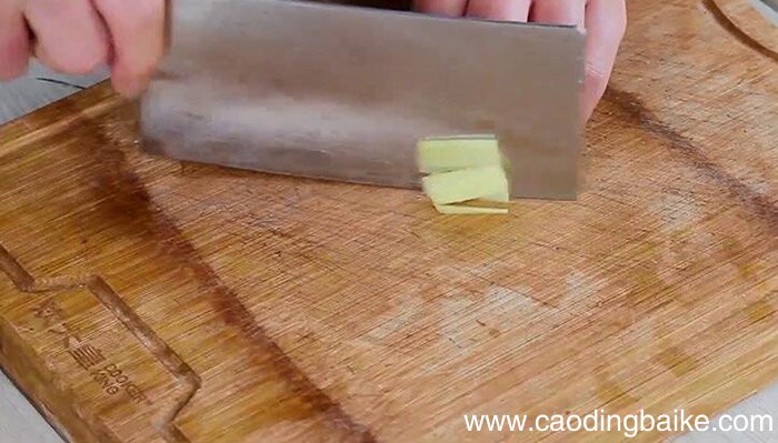 清蒸黄骨鱼的做法 清蒸黄骨鱼怎么做