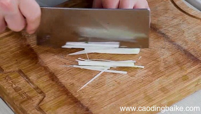 清蒸黄骨鱼的做法 清蒸黄骨鱼怎么做