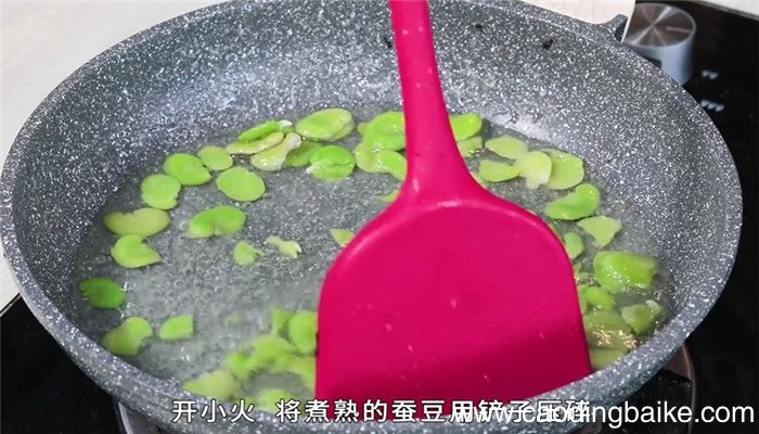 雪菜蚕豆酥怎么做 雪菜蚕豆酥的做法