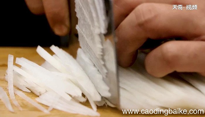 萝卜丝炖活蟹的做法 萝卜丝炖活蟹怎么做
