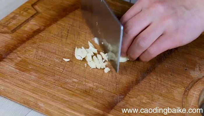 手撕鸡肉拌饭的做法 手撕鸡肉拌饭怎么做
