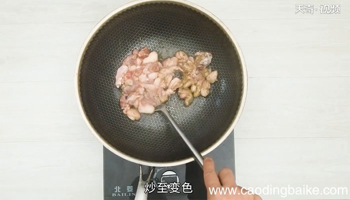 葱爆鸭块的做法 如何做葱爆鸭块