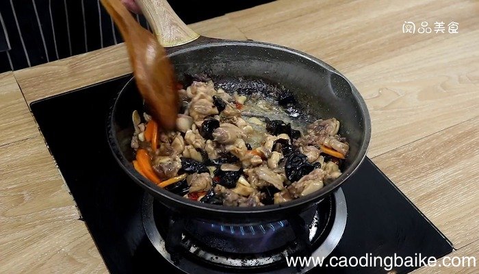 爆炒鸡肉的家常做法 爆炒鸡肉怎么做好吃