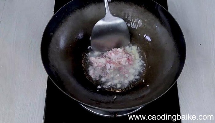 肉末番茄烧毛豆的做法 肉末番茄烧毛豆怎么做