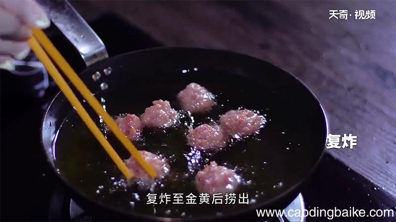丝瓜溜丸子怎么做 丝瓜溜丸子的做法