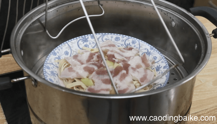 百叶蒸咸肉香肠 百叶蒸咸肉香肠怎么做好吃