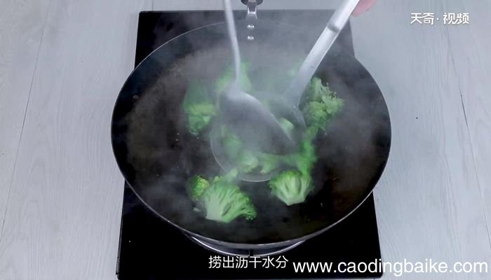 西兰花炒核桃仁做法西兰花炒核桃仁怎么做