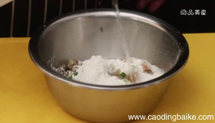 椒盐肘子怎么做 椒盐肘子的做法