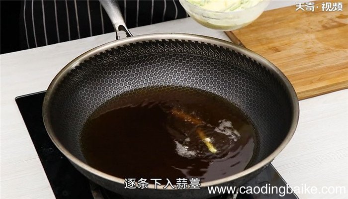 软炸蒜薹怎么做 软炸蒜薹的做法