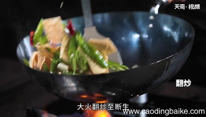 尖椒炒豆腐皮怎么做 尖椒炒豆腐皮的做法