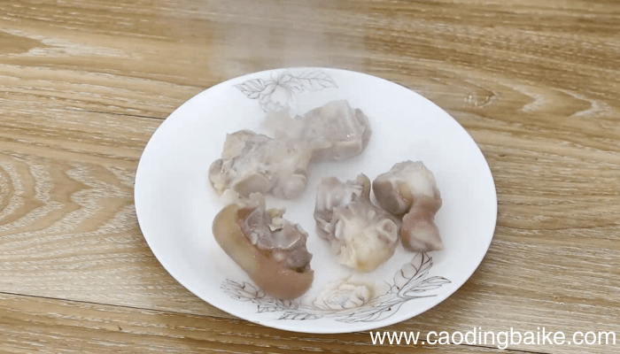猪蹄滑菇黄豆汤 猪蹄滑菇黄豆汤的做法