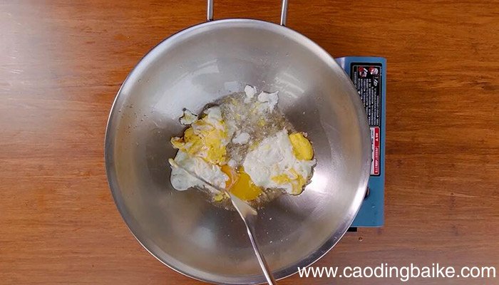 煎鸡蛋酱油的做法 煎鸡蛋酱油的家常做法