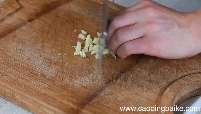 尖椒炒蚬子家常做法 尖椒炒蚬子的做法