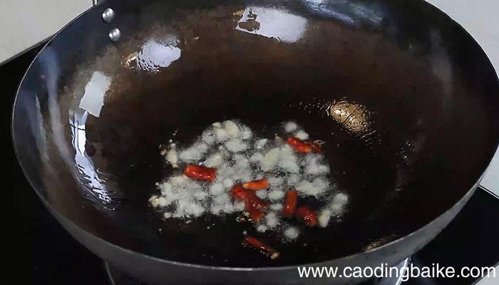 尖椒炒蚬子家常做法 尖椒炒蚬子的做法