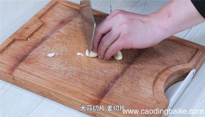 菱角炒肉的做法 菱角炒肉怎么做