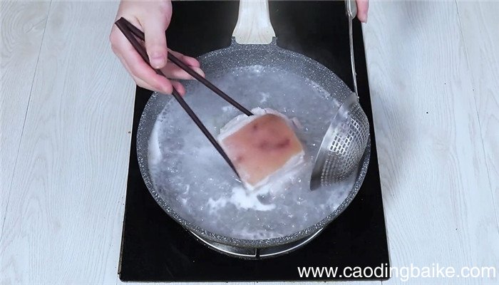菱角红烧肉的做法 菱角红烧肉怎么做