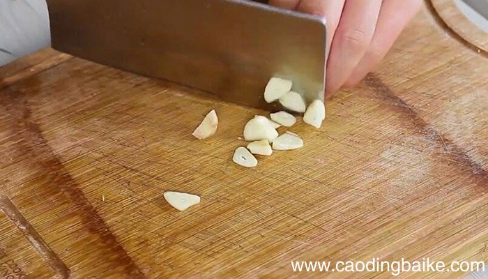 蒜苗炒鸭胗做法 蒜苗炒鸭胗怎么做