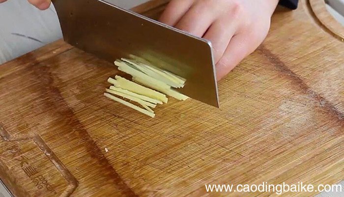 蒜苗炒鸭胗做法 蒜苗炒鸭胗怎么做
