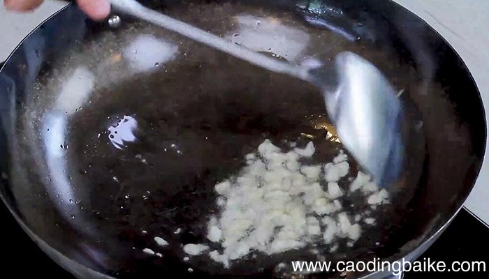蒜蓉红油辣酱蒸冬瓜的做法 蒜蓉红油辣酱蒸冬瓜怎么做