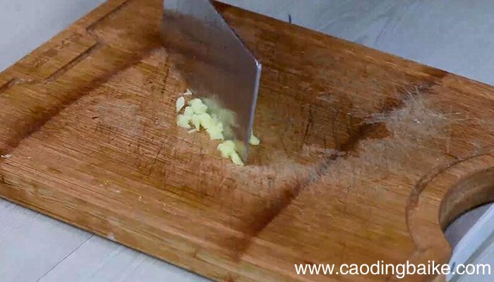 土豆片炒鸭胗怎么做 土豆片炒鸭胗的做法