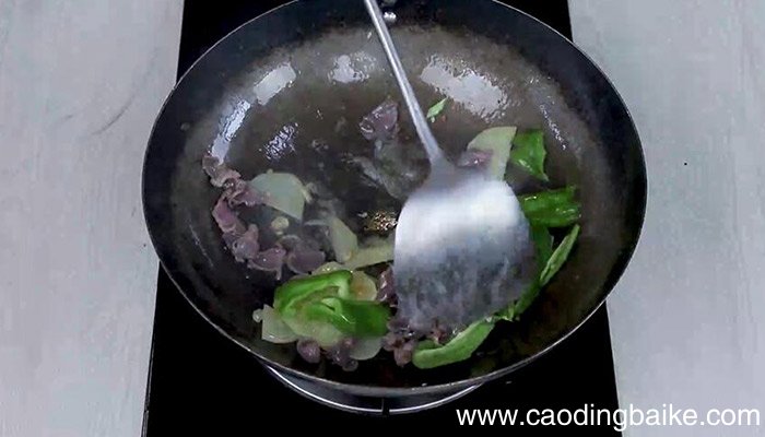 土豆片炒鸭胗怎么做 土豆片炒鸭胗的做法