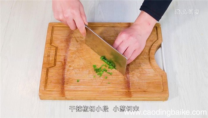 辣炒苕皮的做法 辣炒苕皮怎么做