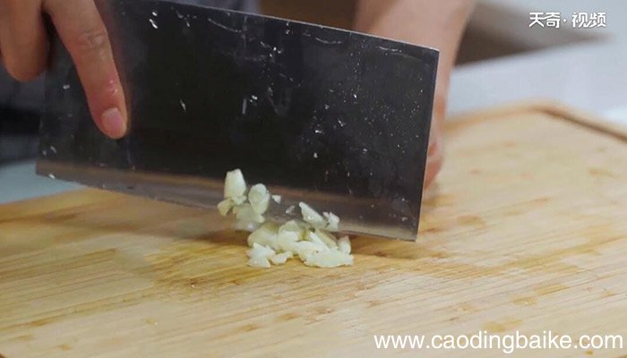 芹菜牛肉粒的做法 芹菜牛肉粒怎么做