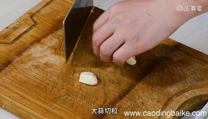 鸡腿肉丁怎么做 鸡腿肉丁的做法