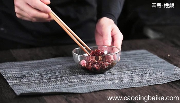 酸菜苕粉炒肉丝的做法 酸菜苕粉炒肉丝怎么做