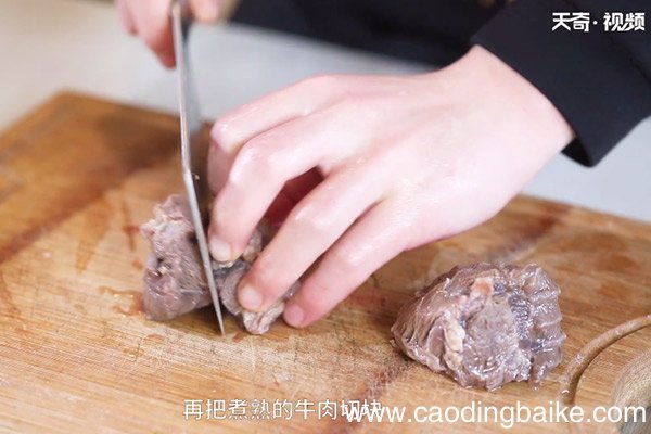 老坛酸菜牛肉面的做法