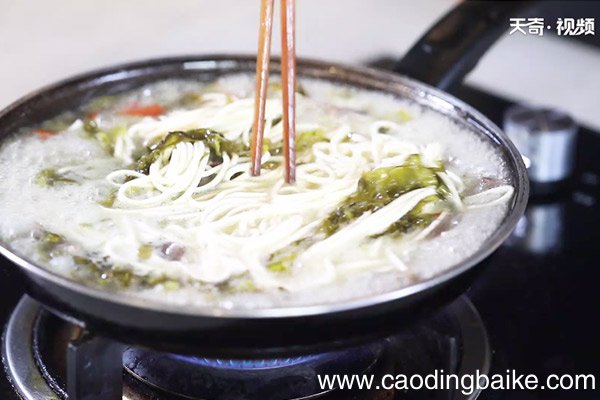 老坛酸菜牛肉面的做法