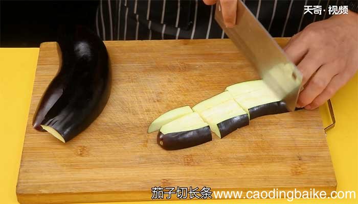 土豆茄子炒豆角的做法 土豆茄子炒豆角怎么做