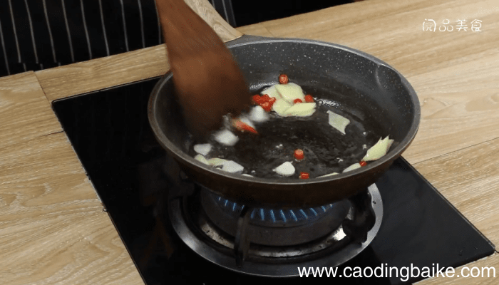 韭苔香干鸡胸肉的做法 韭苔香干鸡胸肉怎么做好吃