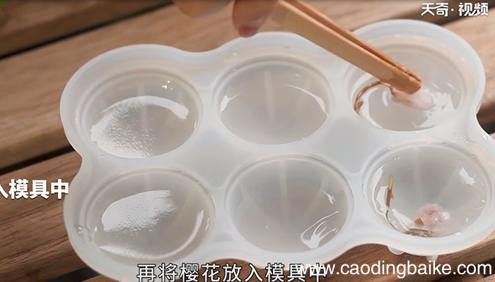 草莓水性玄饼怎么做 草莓水性玄饼的做法