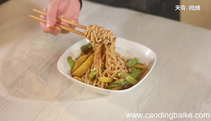 番茄土豆焖面的做法 番茄土豆焖面怎么做
