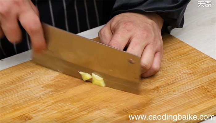 冬菇煎豆腐怎么做 冬菇煎豆腐的做法