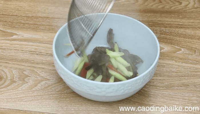 爽口滑菇 爽口滑菇的做法