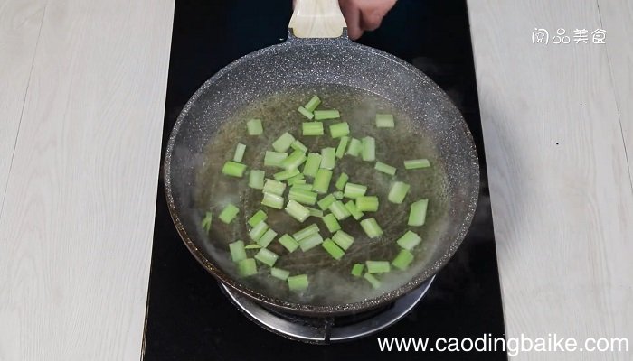 花生拌芹菜怎么做 花生拌芹菜咋做