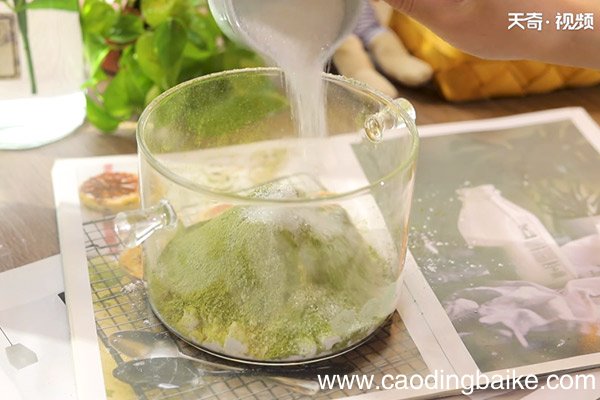 抹茶草莓千层的做法 抹茶草莓千层怎么做好吃