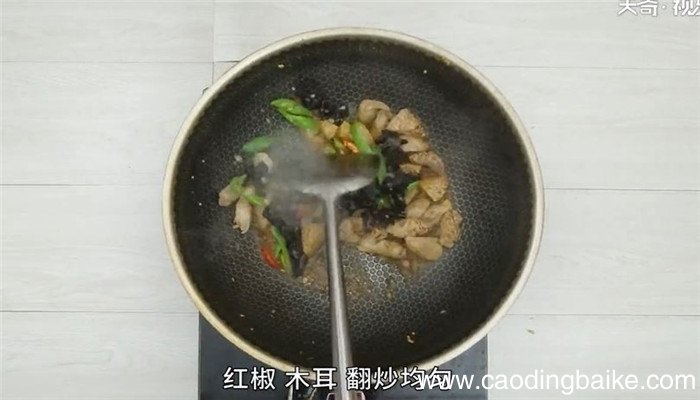 焖蚝炒猪大肠怎么做 焖蚝炒猪大肠的做法