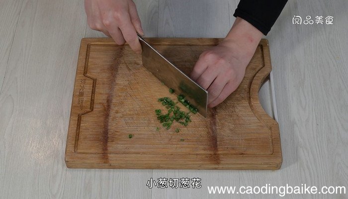 金针菇火腿肠怎么做好吃 金针菇火腿肠的做法