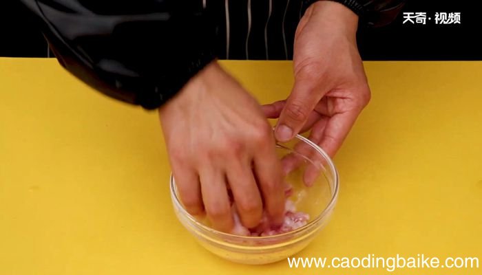 西兰花豆角炒肉的做法西兰花豆角炒肉怎么做