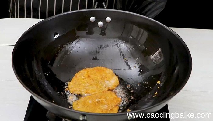 油炸猪扒饭的做法 油炸猪扒饭怎么做