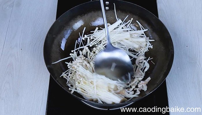 金针菇炒鸡丝的做法 金针菇炒鸡丝怎么做
