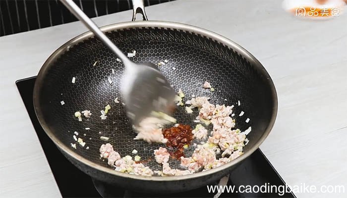 炒六味豆腐的做法 如何炒六味豆腐