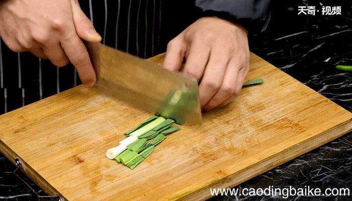 青椒子鸡的做法 青椒子鸡怎么做