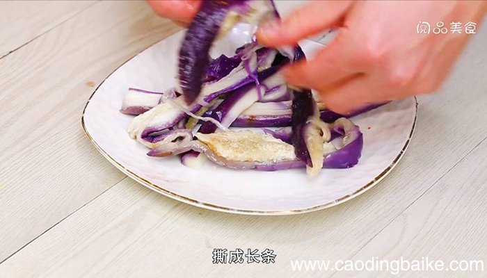 凉拌皮蛋茄子 凉拌皮蛋茄子的做法