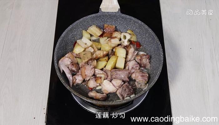 土豆莲藕焖鸡的做法 土豆莲藕焖鸡