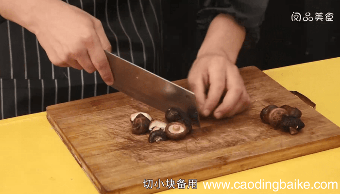 香菇藕块炖蹄髈 香菇藕块炖蹄髈的做法